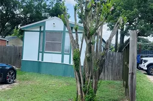 420 10th St, Hempstead, TX 77445 - Photo 3