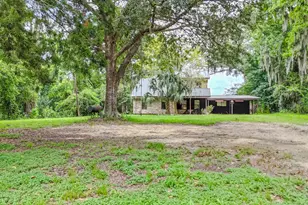 605 NE Clayton St, Dayton, TX 77535 - Photo 13