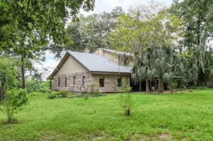 605 NE Clayton St, Dayton, TX 77535 - Photo 15