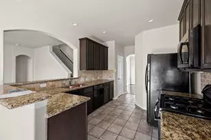 6527 Hunters Trace Ln, Baytown, TX 77521 - Photo 7