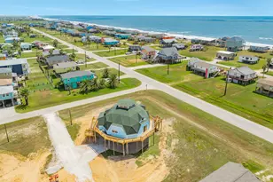 810 Surf Dr, Surfside Beach, TX 77541 - Photo 5