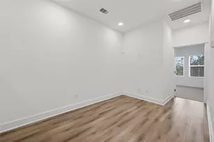 314 Neyland St, Houston, TX 77022 - Photo 17