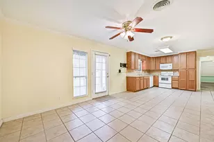 7010 Yucca Dr, Galveston, TX 77551 - Photo 15