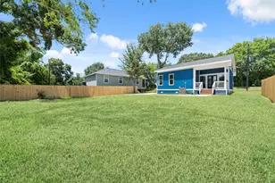 401 W A St, Eagle Lake, TX 77434 - Photo 9