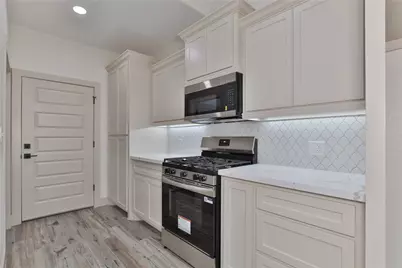 223 Laurel Street, Lake Jackson, TX 77566 - Photo 7