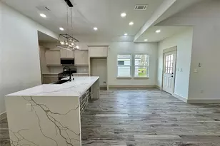 223 Laurel St, Lake Jackson, TX 77566 - Photo 7