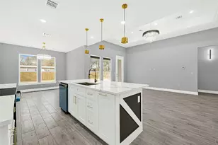 515 Fairfax Ln, Conroe, TX 77303 - Photo 7