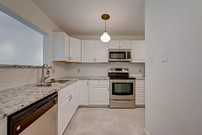 2829 Timmons Lane #149, Houston, TX 77027 - Photo 11