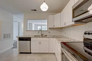 2829 Timmons Ln, Houston, TX 77027 - Photo 3