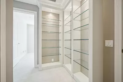 1100 Uptown Park Boulevard #23, Houston, TX 77056 - Photo 11