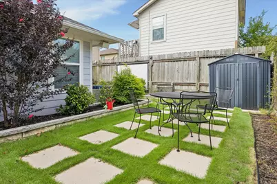 1310 Elliston Street, Houston, TX 77023 - Photo 25