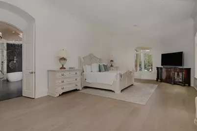 88 W Grand Regency Circle, The Woodlands, TX 77382 - Photo 13