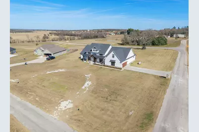 921 Azalea Drive, Franklin, TX 77856 - Photo 3