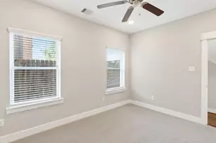 2014 St Charles St, Houston, TX 77003 - Photo 9