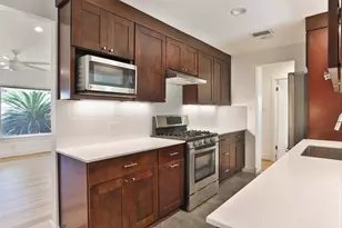 4613 Libbey Ln, Houston, TX 77092 - Photo 7