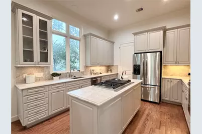 521 Lovett Boulevard, Houston, TX 77006 - Photo 13