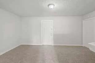 4953 Bataan Rd, Houston, TX 77033 - Photo 13