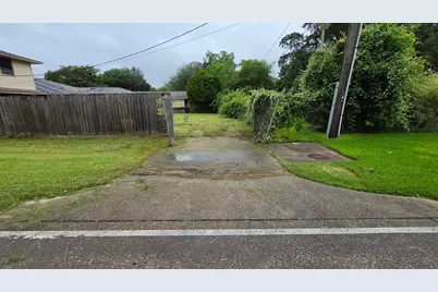 1301 Olive Street, Baytown, TX 77520 - Photo 5