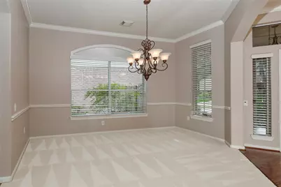 146 E Northcastle Circle, The Woodlands, TX 77384 - Photo 5