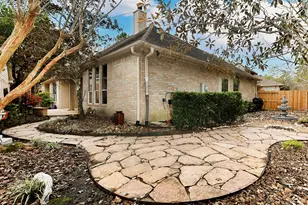 146 E Northcastle Cir, The Woodlands, TX 77384 - Photo 29