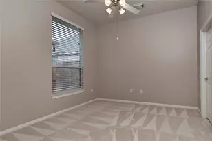 146 E Northcastle Cir, The Woodlands, TX 77384 - Photo 23