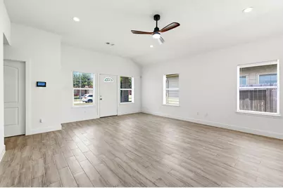 10702 Jordan Heights Drive, Houston, TX 77016 - Photo 7