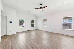 10702 Jordan Heights Dr, Houston, TX 77016 - Photo 7