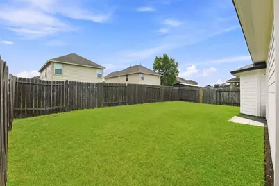 10702 Jordan Heights Drive, Houston, TX 77016 - Photo 17