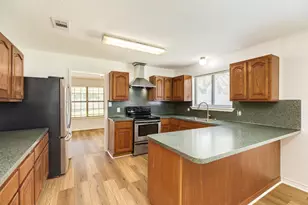 305 Freeman Blvd, West Columbia, TX 77486 - Photo 17