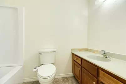 305 Freeman Boulevard, West Columbia, TX 77486 - Photo 23