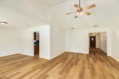 305 Freeman Boulevard, West Columbia, TX 77486 - Photo 11