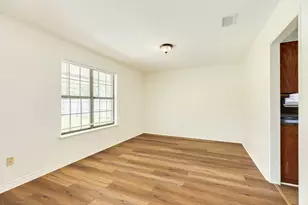 305 Freeman Blvd, West Columbia, TX 77486 - Photo 13