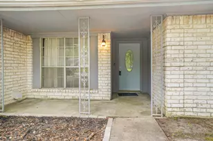 1998 Lake Creek Dr, Houston, TX 77339 - Photo 3