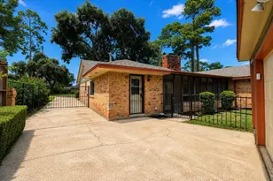 950 W Donovan St, Houston, TX 77091 - Photo 17