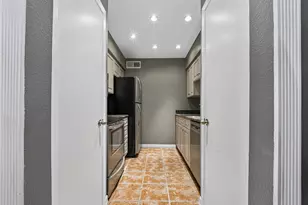 7575 Katy Fwy, Houston, TX 77024 - Photo 5