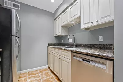 7575 Katy Freeway #18, Houston, TX 77024 - Photo 7
