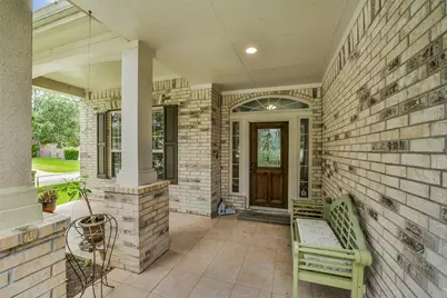 110 N Victoriana Circle, The Woodlands, TX 77389 - Photo 3