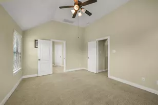 110 N Victoriana Cir, The Woodlands, TX 77389 - Photo 23