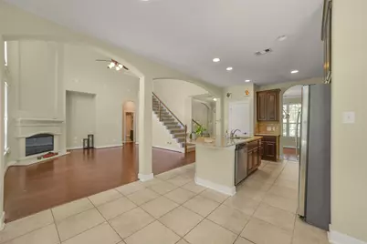 110 N Victoriana Circle, The Woodlands, TX 77389 - Photo 15