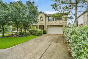 110 N Victoriana Cir, The Woodlands, TX 77389 - Photo 1