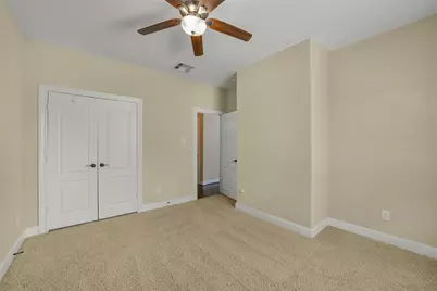 110 N Victoriana Circle, The Woodlands, TX 77389 - Photo 19