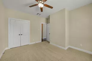 110 N Victoriana Cir, The Woodlands, TX 77389 - Photo 19