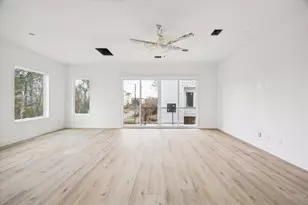 1034 W 17th St, Houston, TX 77008 - Photo 11