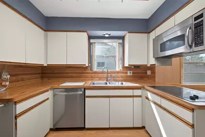 1722 Shannon Valley Drive, Houston, TX 77077 - Photo 9