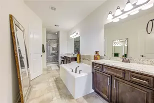 26 W Oaks Dr, Houston, TX 77058 - Photo 13