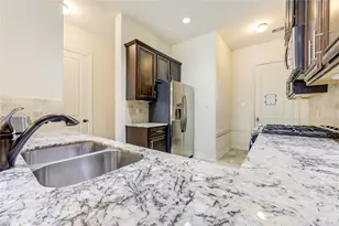 26 W Oaks Dr, Houston, TX 77058 - Photo 15