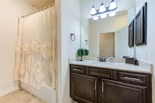 26 W Oaks Dr, Houston, TX 77058 - Photo 23