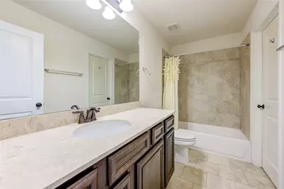 26 W Oaks Drive, Houston, TX 77058 - Photo 31