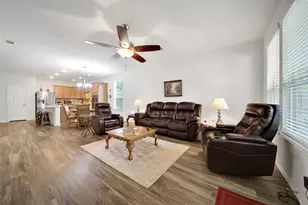 2114 Lost Timbers Dr, Conroe, TX 77304 - Photo 15