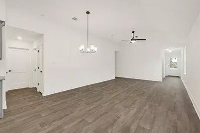 4410 W Bayou Maison Circle, Dickinson, TX 77539 - Photo 5